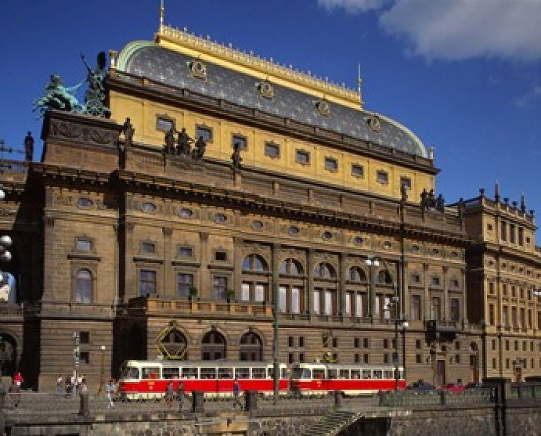National Theatre Prague Czech Republic Canvas Art - Paul Thompson DanitaDelimont (27 x 22)