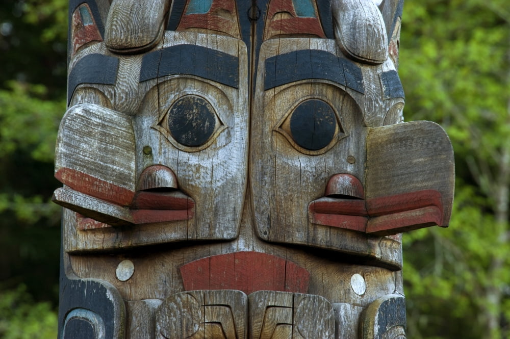 Native Totem Pole In Sitka National Historical Park Alaska Canvas Art - Daryl Pederson Design Pics (17 x 11)