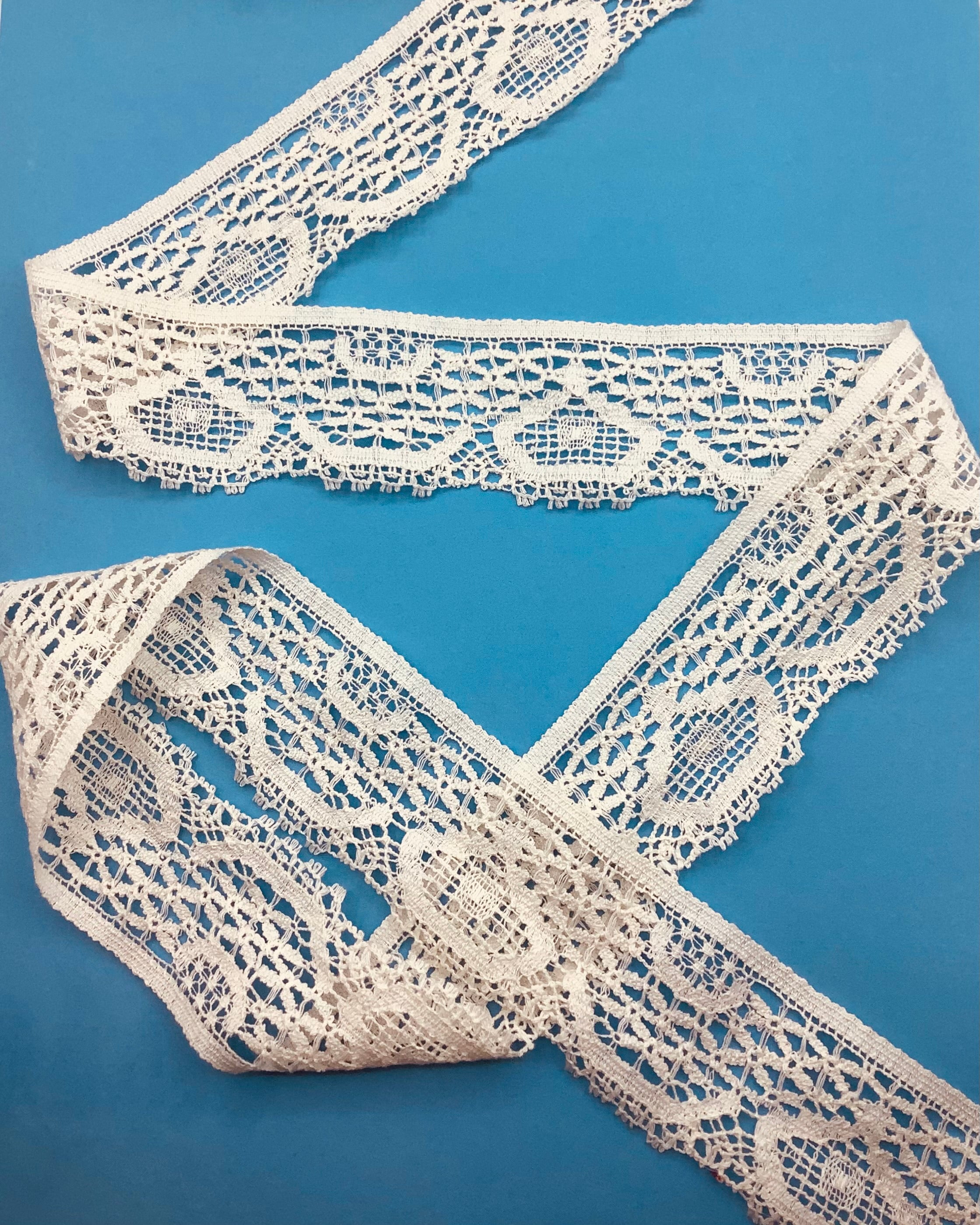 Natural 2-1/4" 100% Cotton Vintage Lever Lace Edge