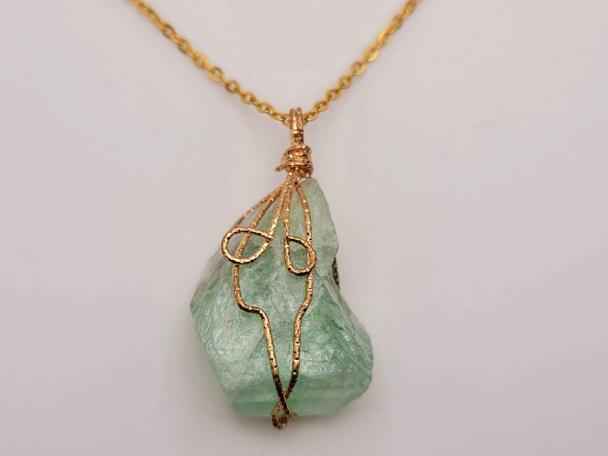 Natural Crystal Necklace Green Fluorite Stone Pendant Necklace Gold Tone