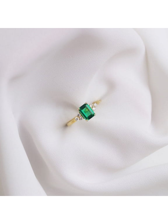 Campari Green Emerald Ring, 4.85 ct, 14k Yellow Gold
