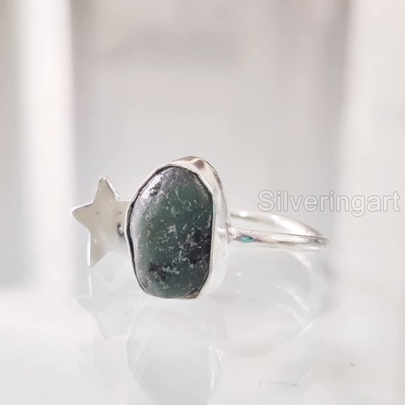Natural Emerald Ring, Rough Emerald Gemstone Ring, AAA May Birthstone, Star Band, 925 Sterling Silver, Womens Ring, Christmas, Thanksgiving, Handmade, Statement Jewelry, Rough Gemstone Jewelry