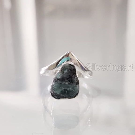 Natural Emerald Ring, Rough Emerald Gemstone Ring, AAA May Birthstone, V Crown Band, 925 Sterling Silver, Womens Ring, Christmas, Thanksgiving, Handmade, Statement Jewelry, Rough Gemstone Jewelry