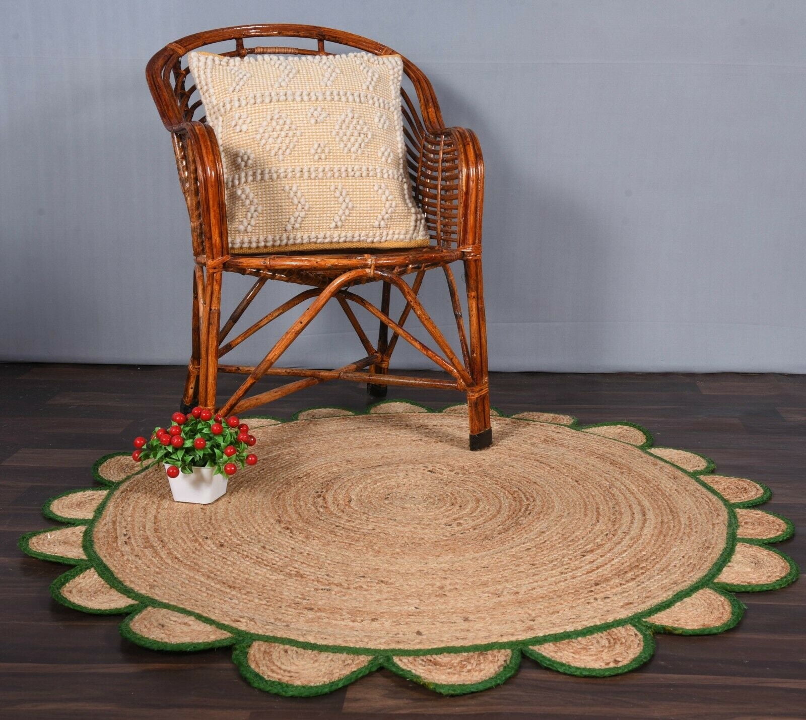 Natural Farmhouse Jute Round Rug with Green Border Design, Scalloped ...