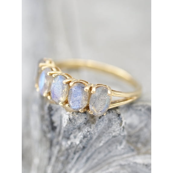 Natural Labradorite Oval Cut Gemstone 925 Sterling Silver Hulf Band Ring