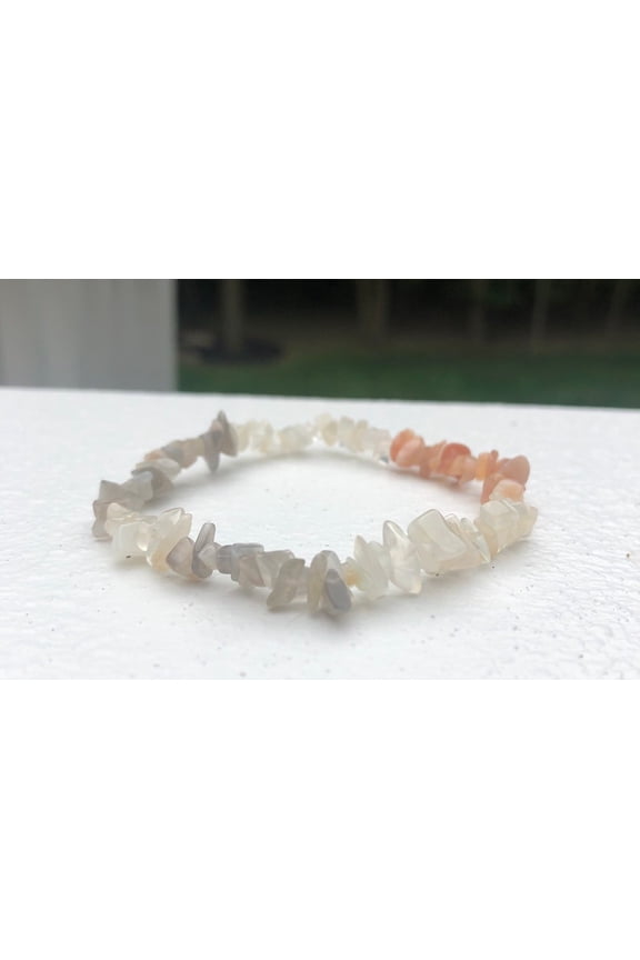 Natural Moonstone 4-8mm Nugget Chips Shape Rough Cut Beads Stretchable Bracelet for Men & Women.