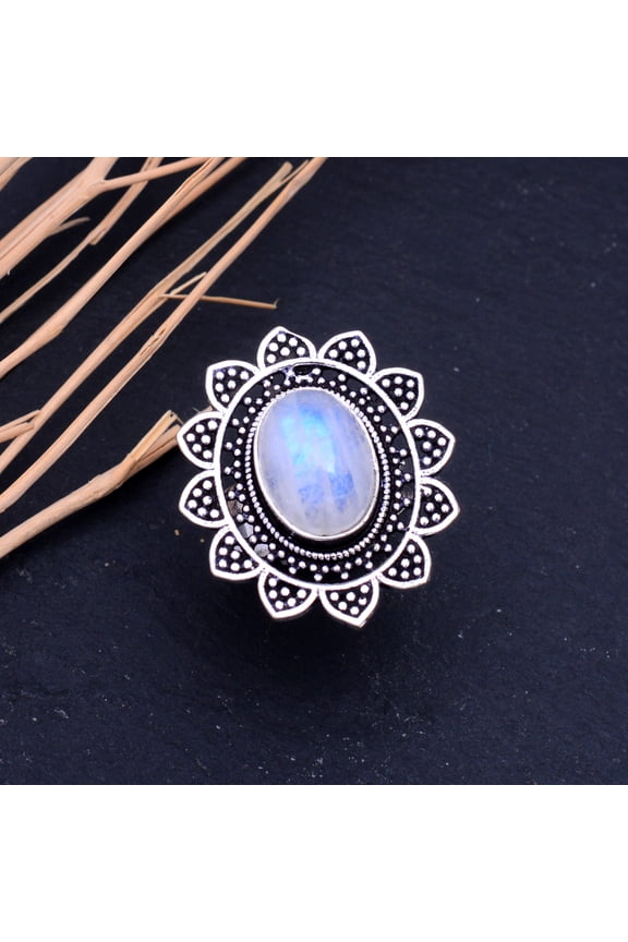 Natural Rainbow Moonstone Gemstone 925 Sterling Silver Ring Size 6