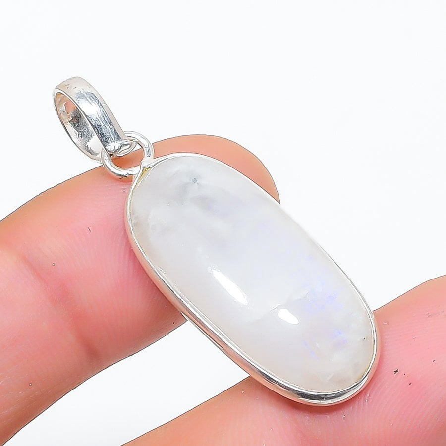 Montone Rang Natural Rainbow Moonstone Pendant 1.9