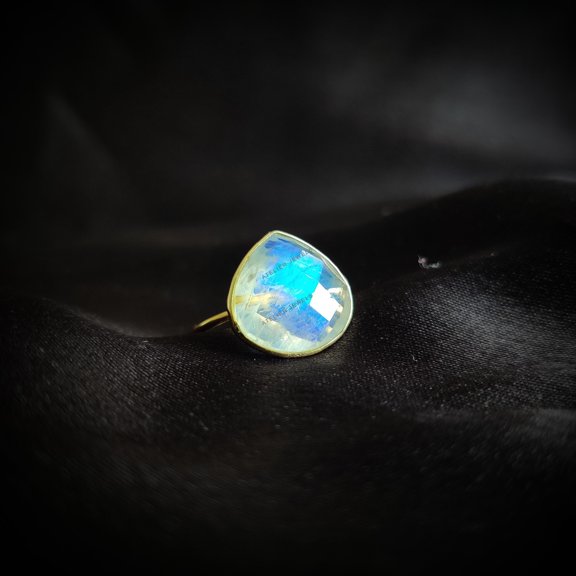 Natural Rainbow Moonstone Ring, 14K Solid Yellow Gold Rainbow Moonstone Ring, June Birthstone, Blue Moonstone, Dainty Ring, Valentine Gifts