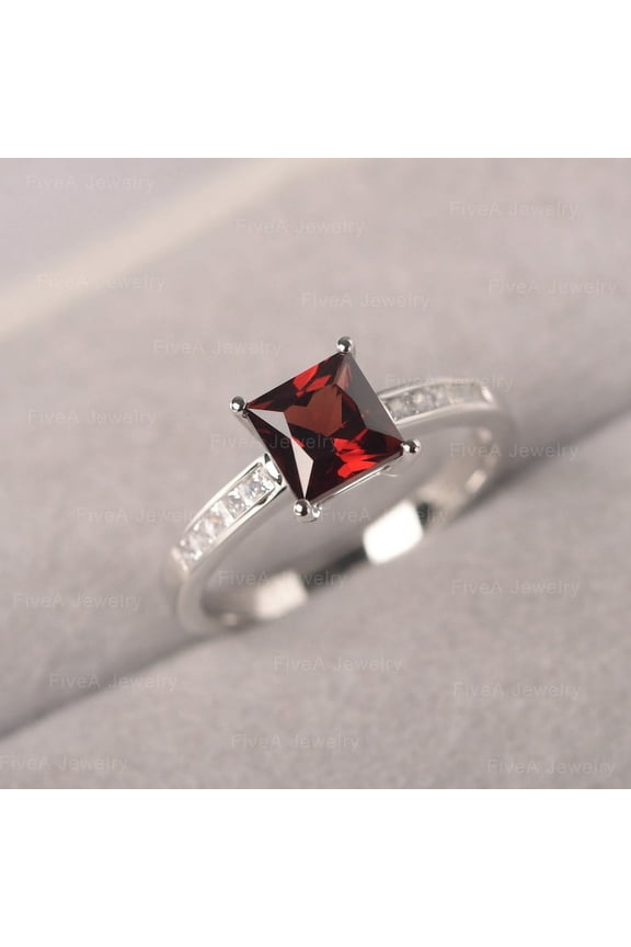 Natural Red Garnet 925 Sterling Silver Ring, Gift for Her, Engagemant Ring, Birthstone Rings for Women, Gift For Her