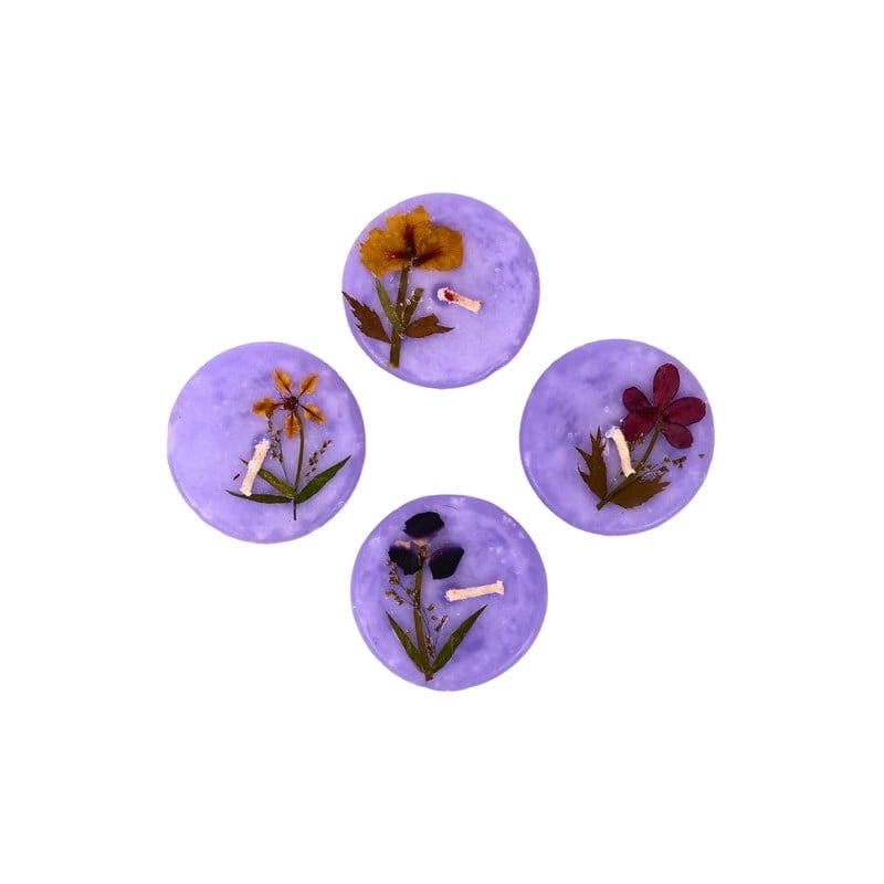 Natural Soy Wax Candle with Dried Flowers for Cozy Evenings