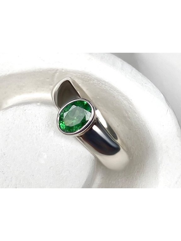 Oval Green Natural Tsavorite Engagement Ring 10 ct, Sterling Silver