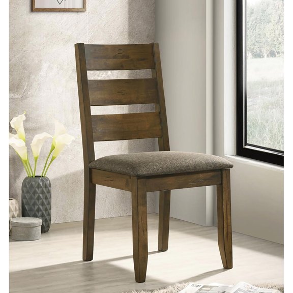 Natural Wood Allure / Relaxing Dining Experience