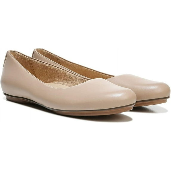 Naturalizer Women's Maxwell Round Toe Slip-On Ballet Flats Creme Brulee 8W