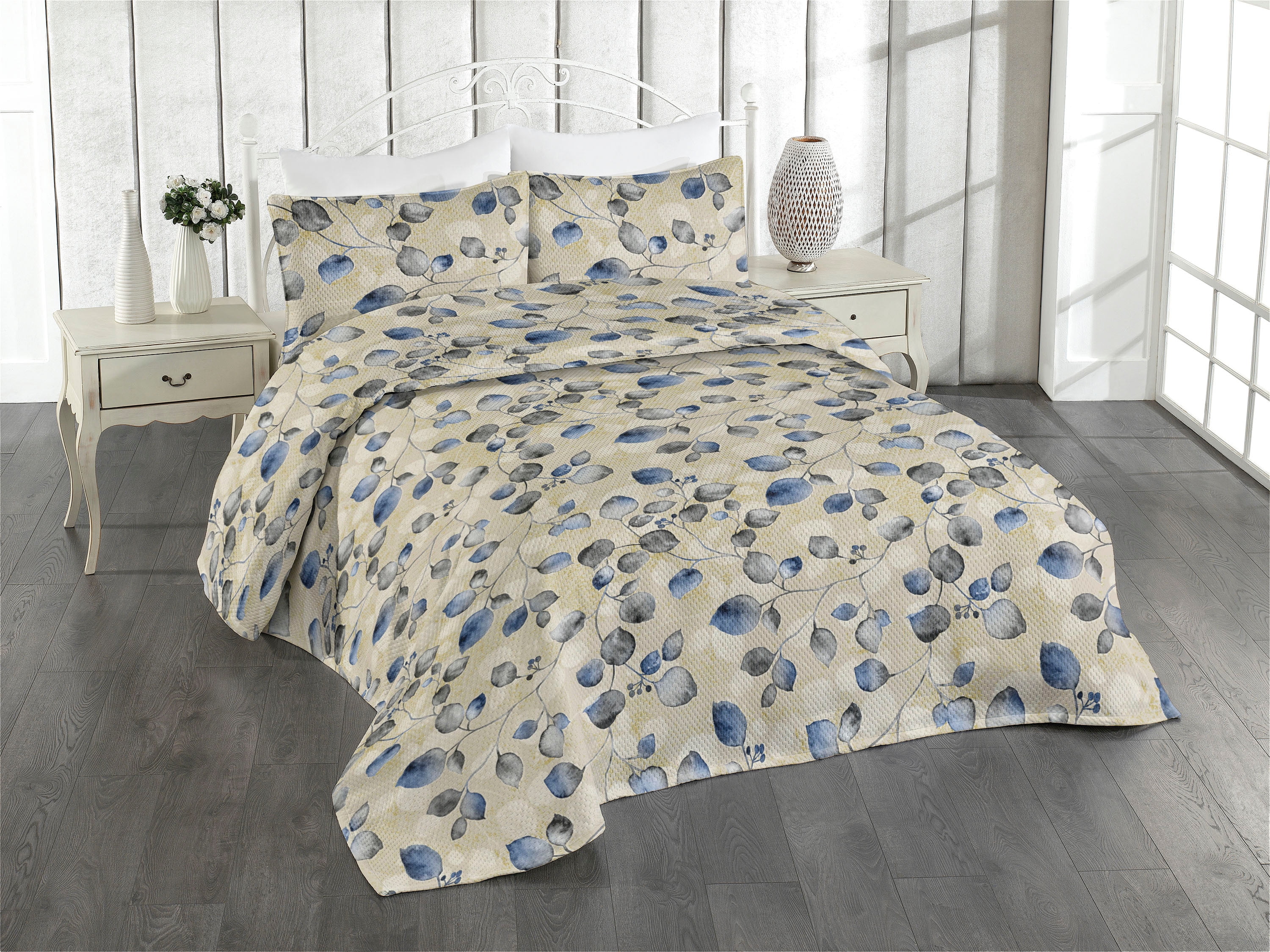 Nature Coverlet, Continuous Watercolor Leaves Pattern on Grungy Back