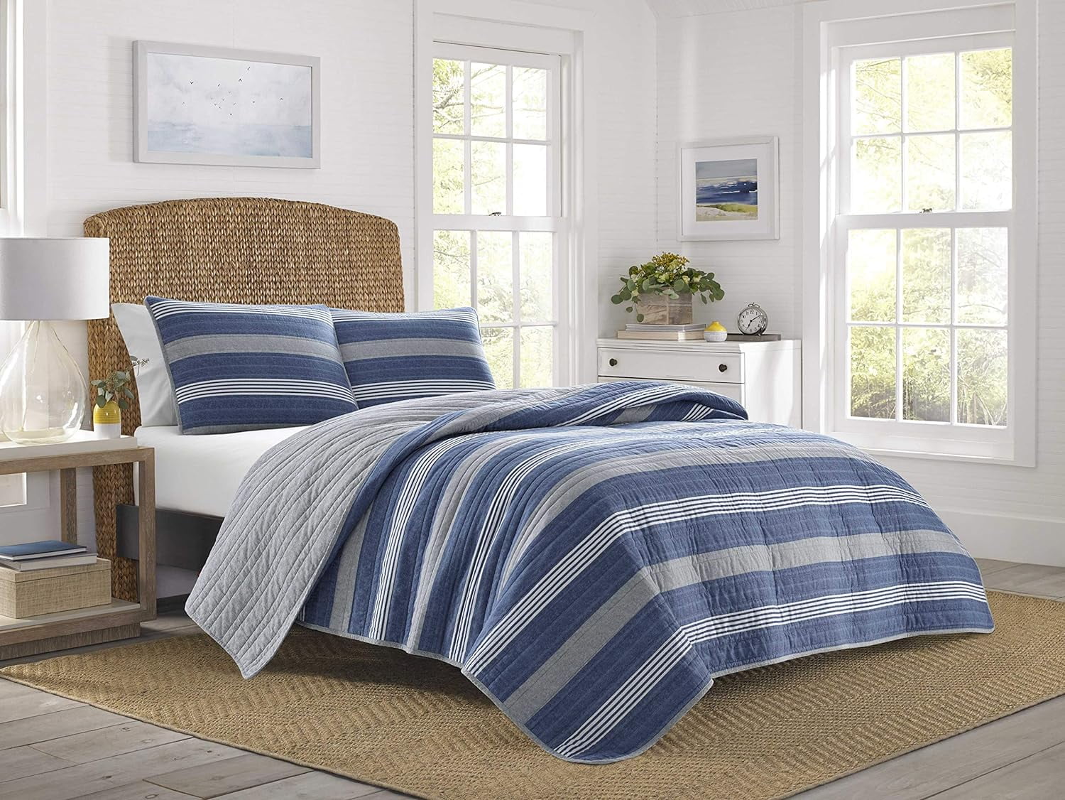 Twin Blue Cotton Reversible Quilt Set with Shams