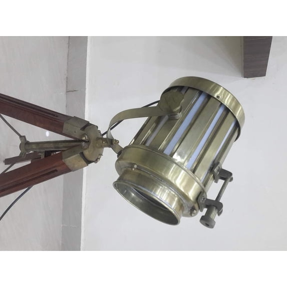 Nautical Spot Light Table Lamp Designer Searchlight With Wooden Stand