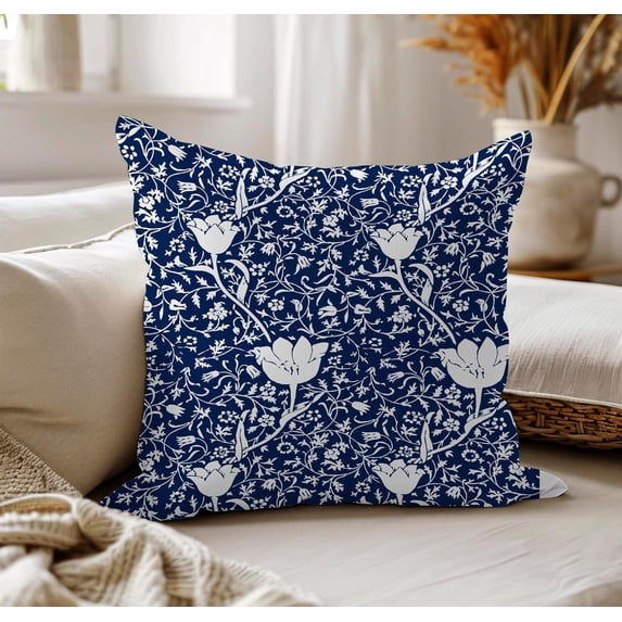 Navy Blue and White Vintage Floral Throw Pillow Covers 18x18 Inch Set of 2, Linen Decorative Pillow Covers for Bed Couch Sofa Bedroom Living Room Home Decor, B35