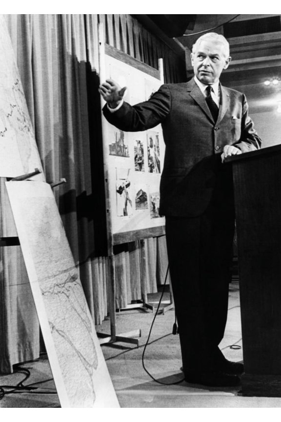 Navy Sec. Paul Nitze History (24 x 36)
