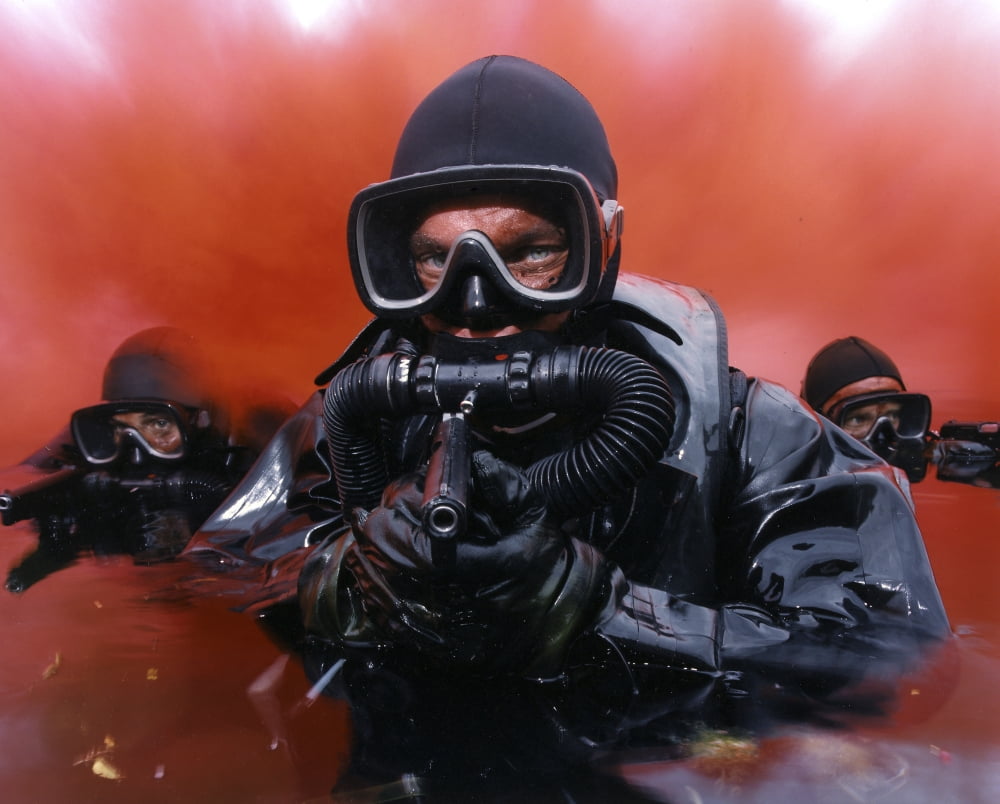 Navy divers on a training reconnaissance exercise Canvas Art - Andrew ChittockStocktrek Images (32 x 26)