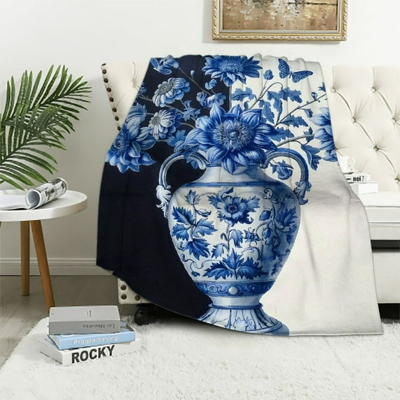 Nawypu Blue Chinoiserie Vase Soft Flannel Throw Blanket Blue and White Porcelain Oriental Garden Blanket Asian Scenic Chic Chinoiserie Warm Throw Blanket for Bed Sofa Couch