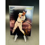 Near Mint or Better 1996 Donruss Don Mattingly #10-000 Short Print Rookie Exclusive Baseball Card
