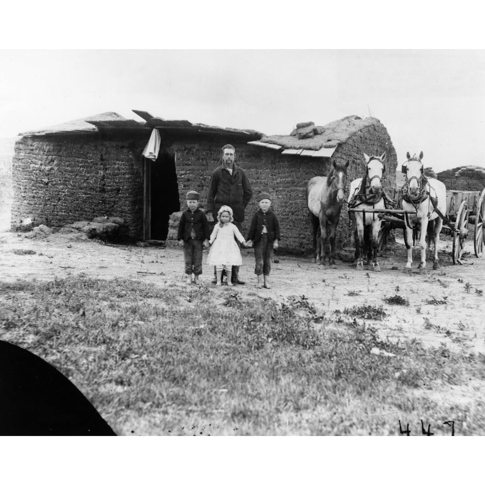 Nebraska Settlers 1887. Nhomesteader Barnes And His Children In