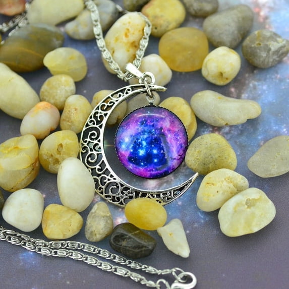 Necklace Antique Vintage Moon Time Necklace Sweater Chain Pendant Jewelry Necklace for Women Halloween Costume Jewelry Accessories Dresses