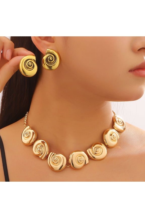 Necklace Earrings Set Exaggerated Snail Pendant And Earrings with Metallic Luster Bohemian Summer Party Jewelry for Beach Vacation And Party Wear
