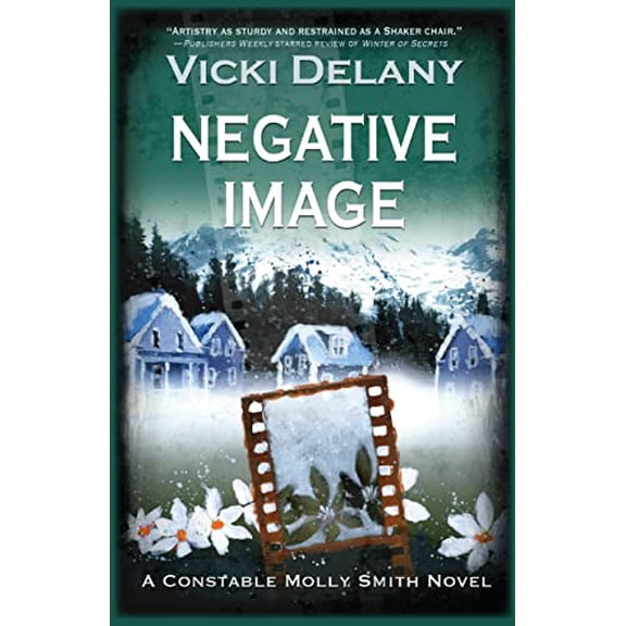 Pre-Owned Negative Image (Constable Molly Smith Novels, 4) (Paperback) 1590587901 9781590587904