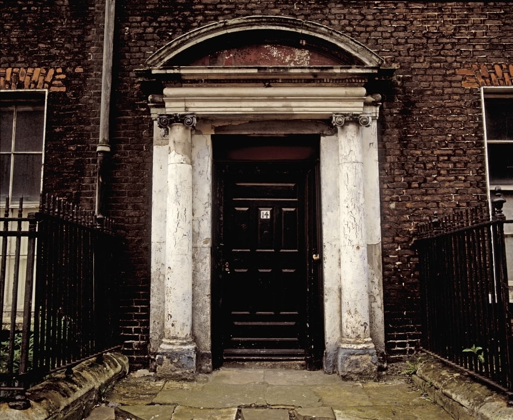 Neglected Georgian House (Prior To Restoration) Henrietta Street Dublin Co Dublin Ireland Canvas Art - The Irish Image Collection  Design Pics (32 x 26)
