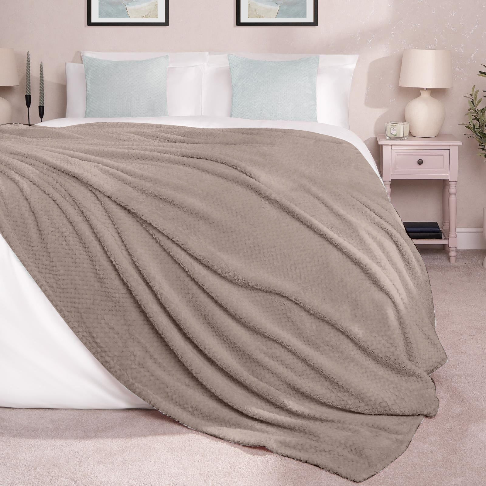 Nehiwhazk Solid Color Pineapple Plaid Flannel Blanket Coral Velvet Sofa