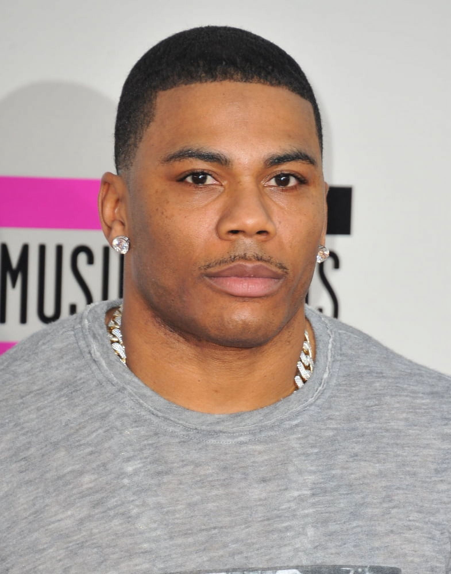 Nelly At Arrivals For 2013 American Music Awards (Amas) - Arrivals 2 Canvas Art - (16 x 20)