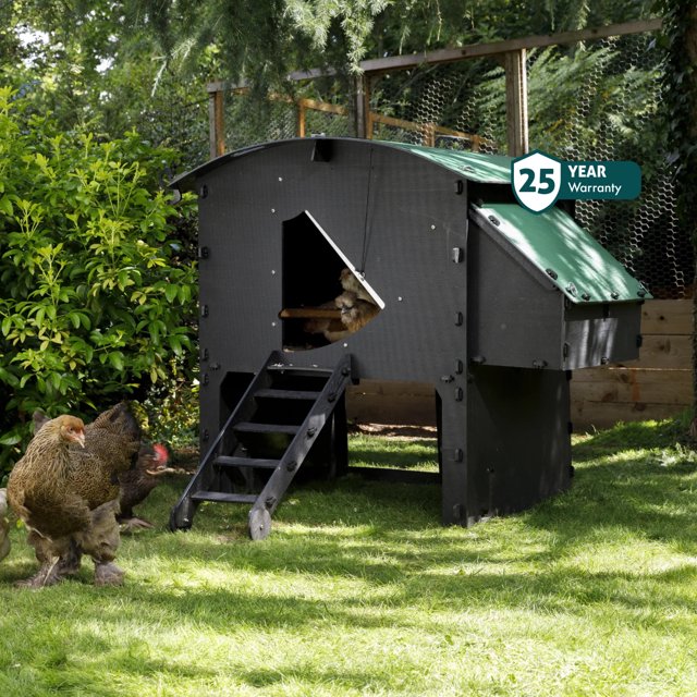 Nestera 100 Recycled Plastic Chicken Coops for 5 Giant Fowls, 6 Medium