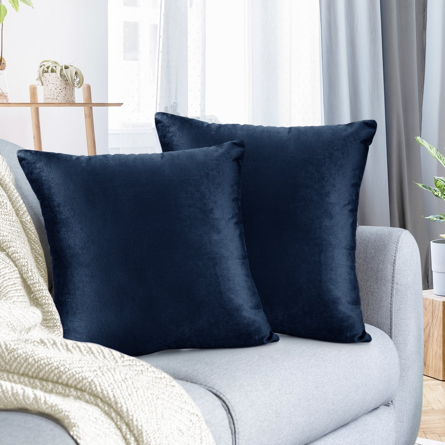 Surya Cotton Velvet 18-in x 18-in Bright Blue Indoor Decorative Pillow