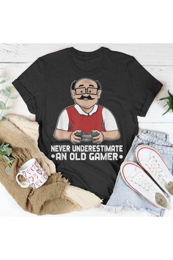 Never Underestimate an Old Gamer with a Controller Graphic Tee Unisex Adult Cotton Casual Video Gaming Gift, Size S, Color Black