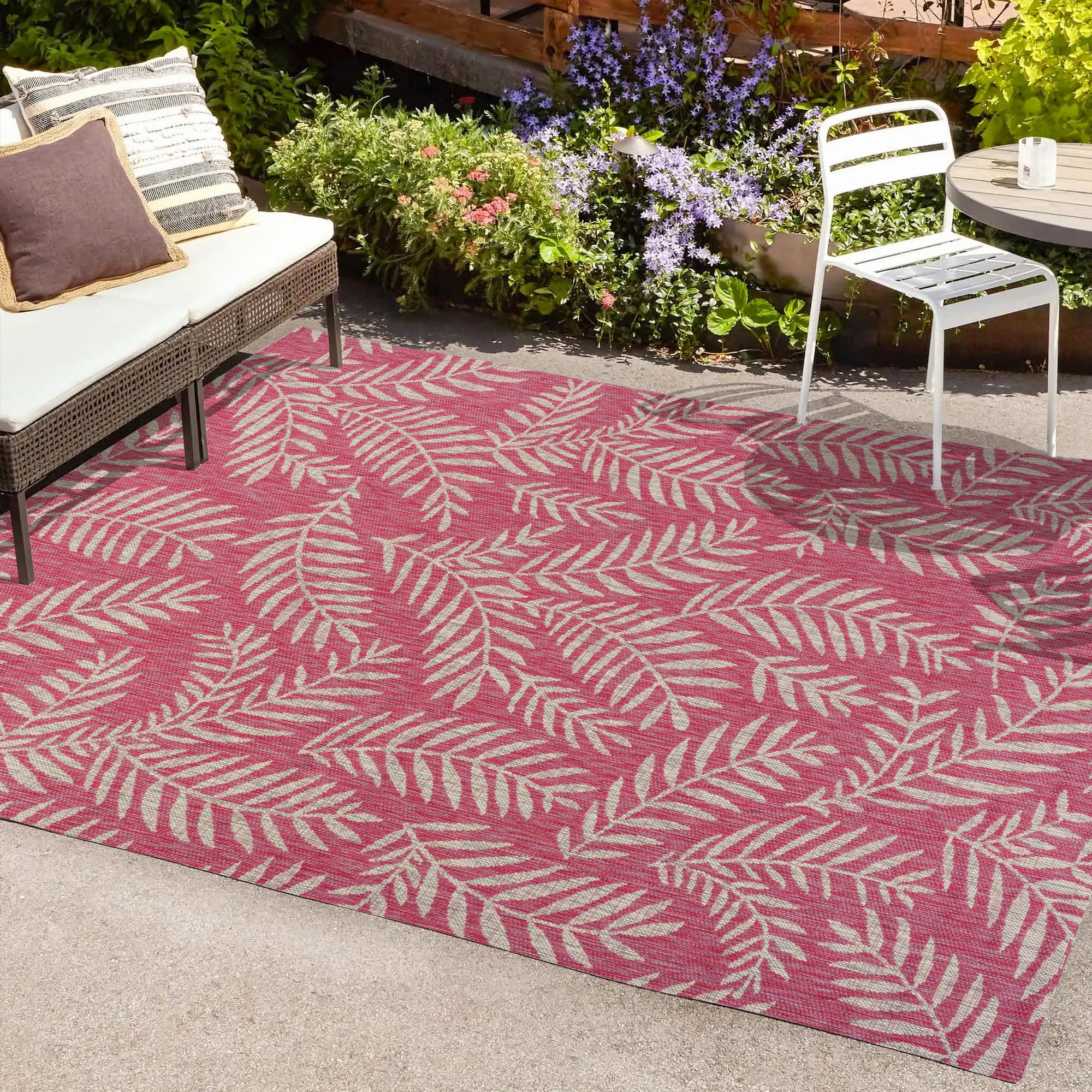 Fuchsia & Light Gray Reversible Indoor/Outdoor Palm Rug - 3x5 Feet