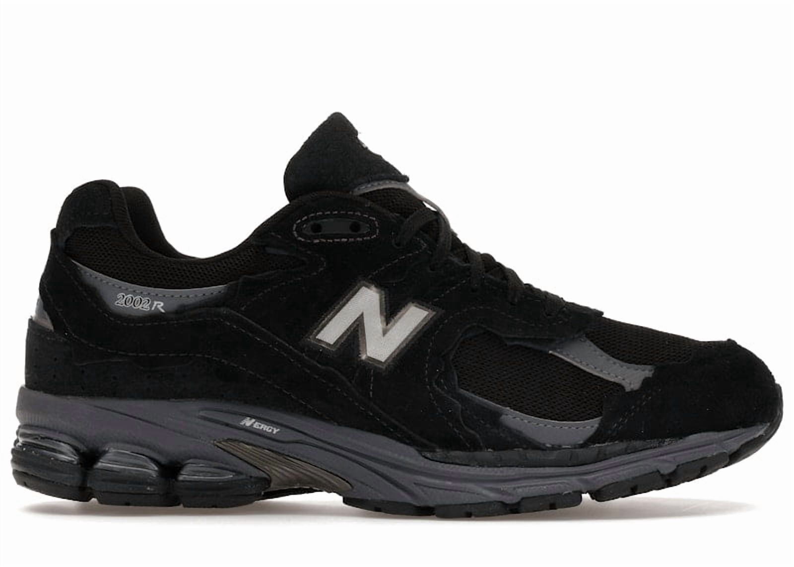 New Balance Men's 2002R Gore-Tex Protection Pack Black Magnet