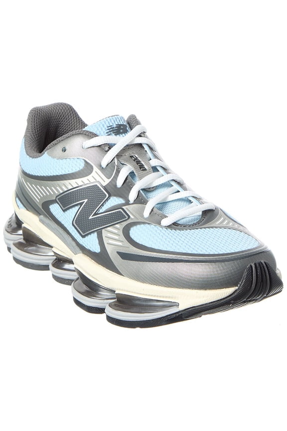 Sneaker, 10.5, Silver