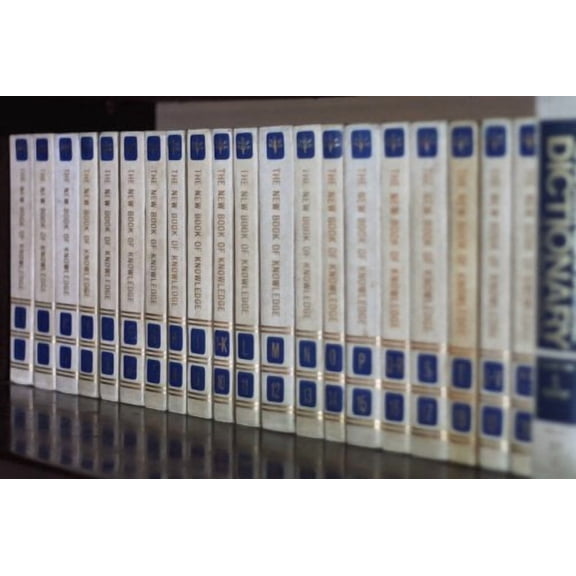 Pre-Owned New Book of Knowledge by Grolier (Paperback)