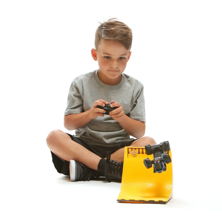 New Bright Monster Jam Mohawk Warrior 360-Degree Flip Set