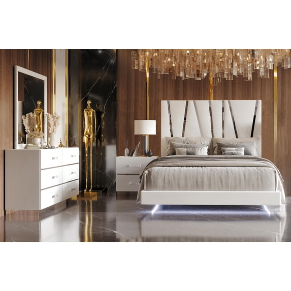 New Classic Furniture Europa 4-Piece Wood California King Bedroom Set in White