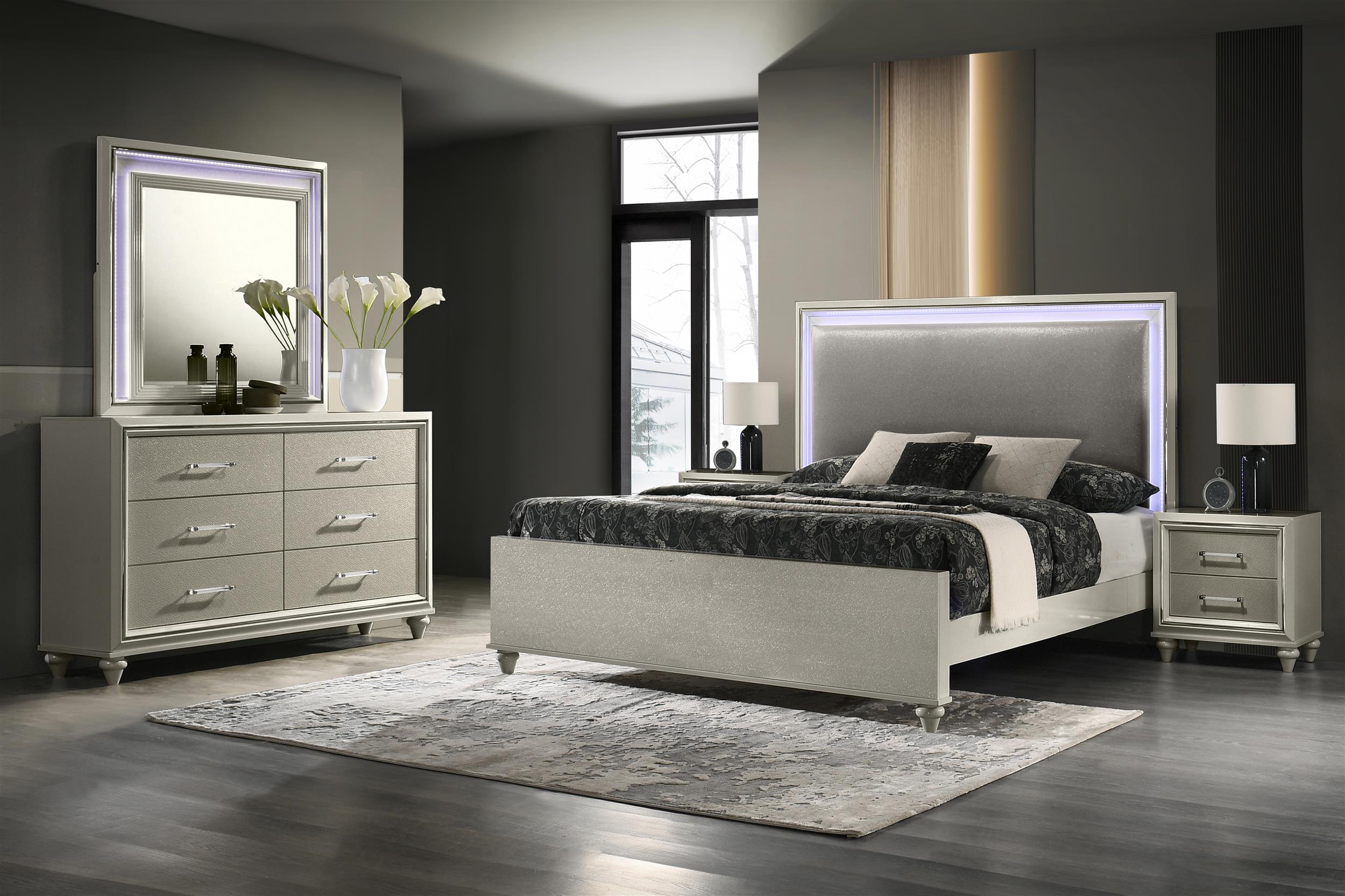 New Classic Furniture Lumina 5-Piece Wood King Bedroom Set - Silver Gray