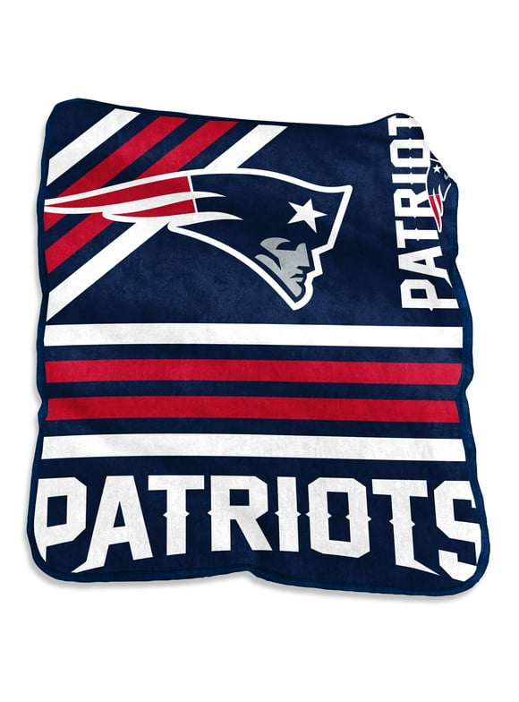 New England Patriots 50'' x 60'' Plush Raschel Throw