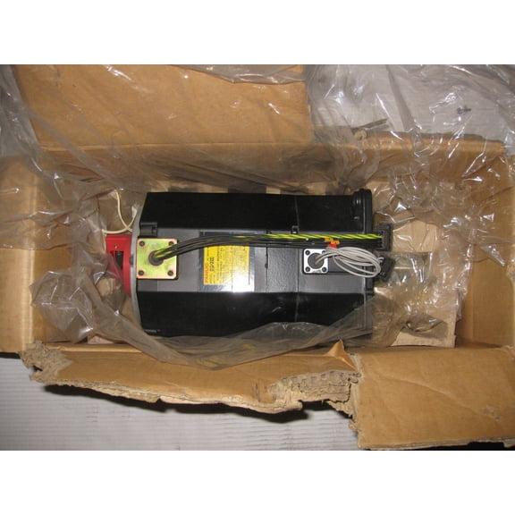 New Fanuc A06B-0142-B675#0003 AC Servo Motor C95YA6353 2.1kW 186V 133Hz 7.4A NIB