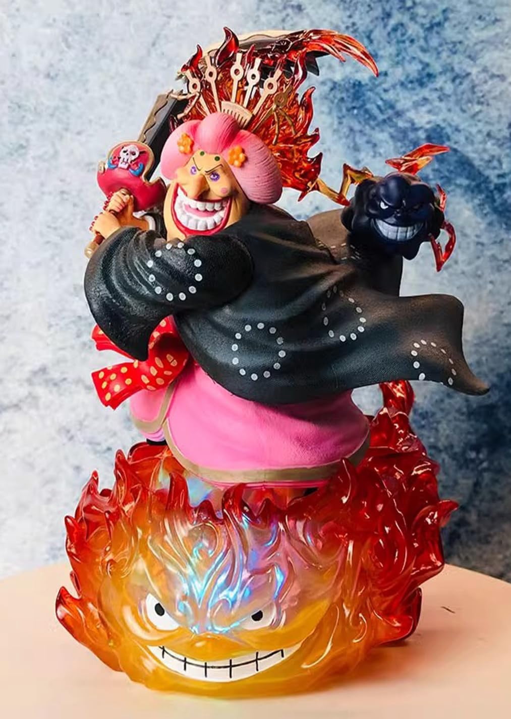 New Four Emperors Big Mom Charlotte Linlin (Luminescence combat Ver) Character Anime Model Statue Action Figures Desktop Ornament Popular Decorations Fan Souvenirs Creative Gift Collectable