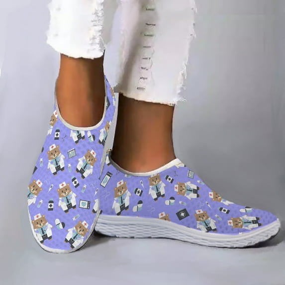 New Gray Cartoon Bear Design Nurse Shoes Medical Printing Lightweight Mesh Shoes Soft Sole Loafers Zapatos Mujer