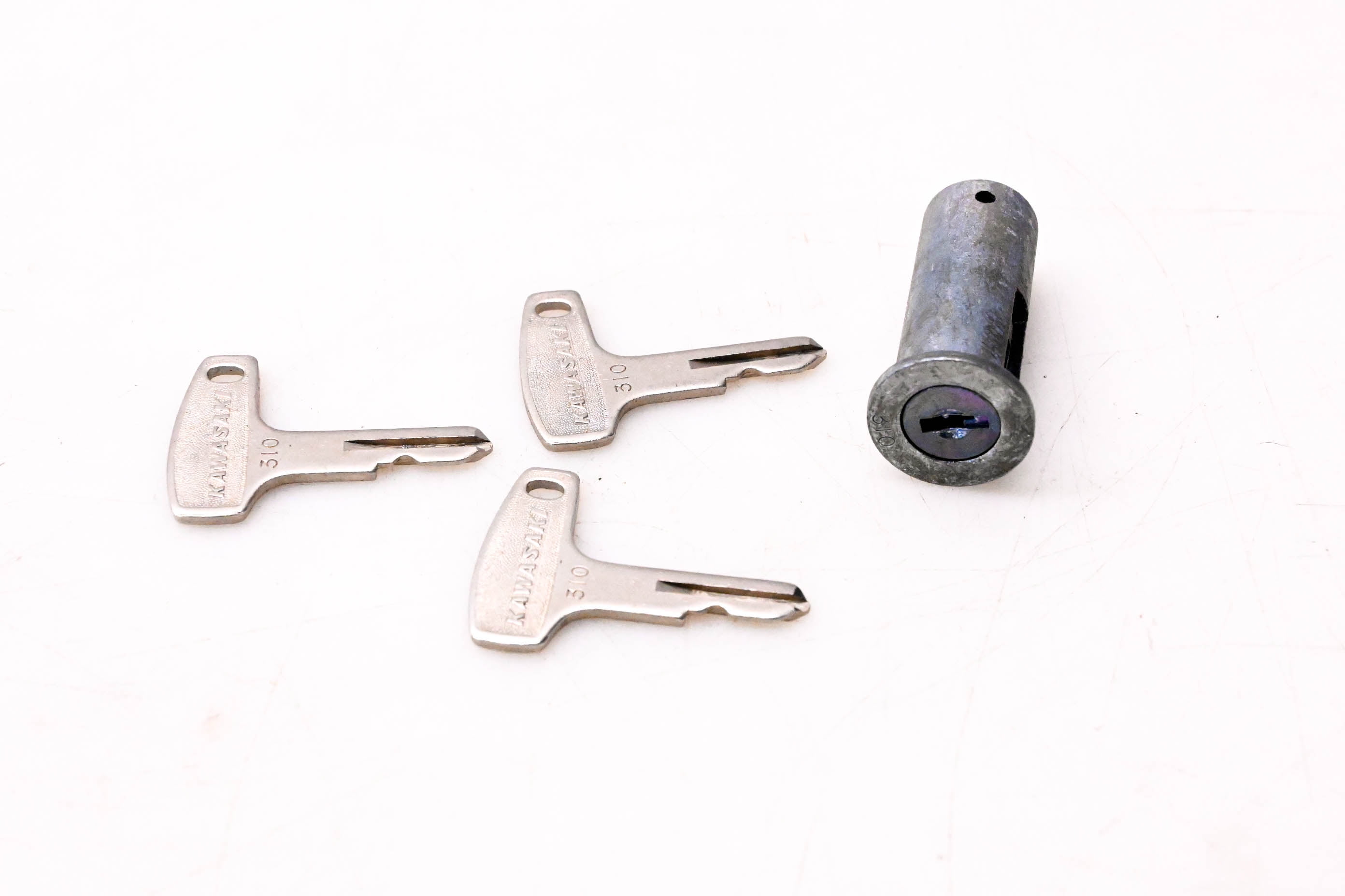 SA✩TO New OEM Kawasaki 27016-020 Steering Lock Assembly NOS