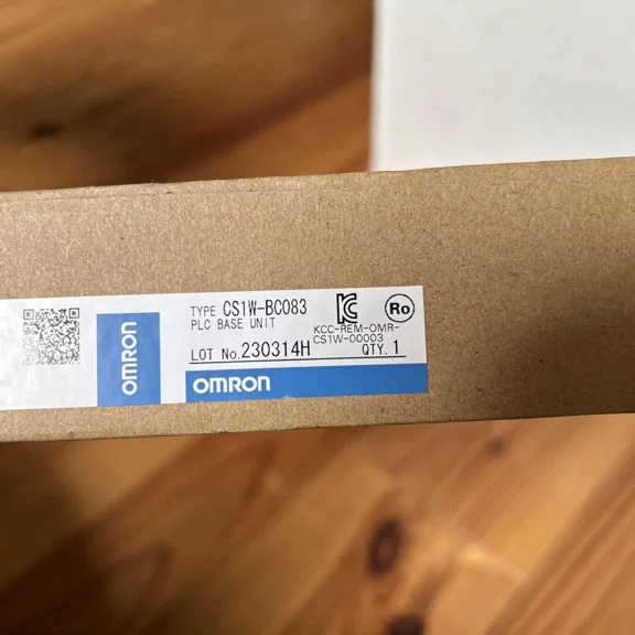 New Original Omron CS1W-BC083 PLC Module CS1WBC083 Automation System