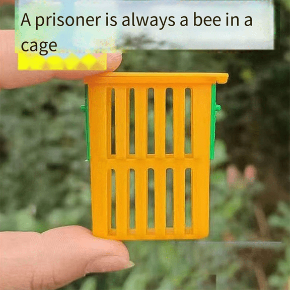 New Queen Bee Cage Beekeeper Plastic Bee Isolator Clip Beekeeper Breeding Tools for Indoor & Outdoor Use